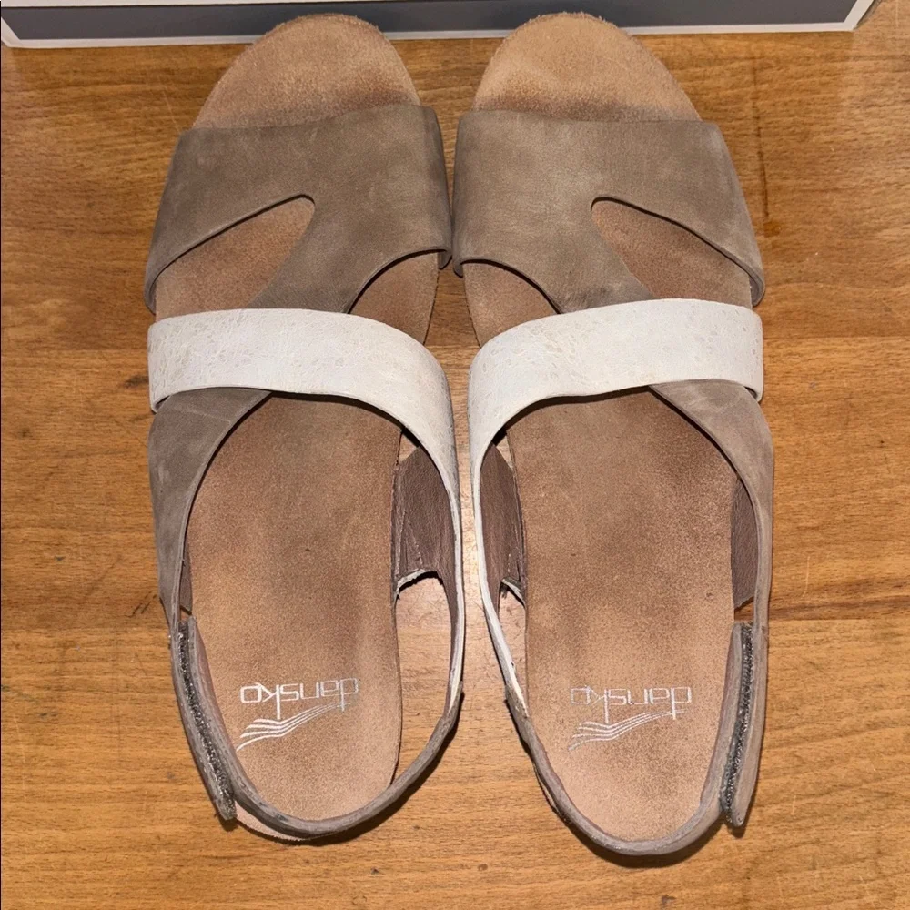 Dansko Brown and Cream Suede & Leather Wedge Sandals, Tiana Size 37 US 6.5-7 NWT